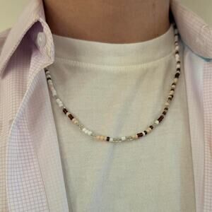 Y2k vintage Brown and white beaded necklace
